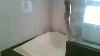 Moreno na banheira