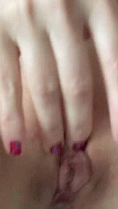 长时间但应得的高潮，我觉得很饥渴（自慰热辣熟女达到高潮） | 短片 1