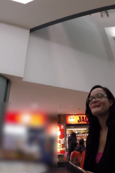 Gina gerson, dolly diore, dan samanta di belakang panggung sebelum syuting
