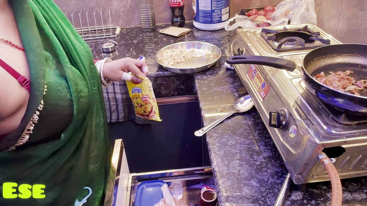 Itni Pyaari Bhabhi ko Bina Chudai Kare Kaise Chhdd Dun!!!