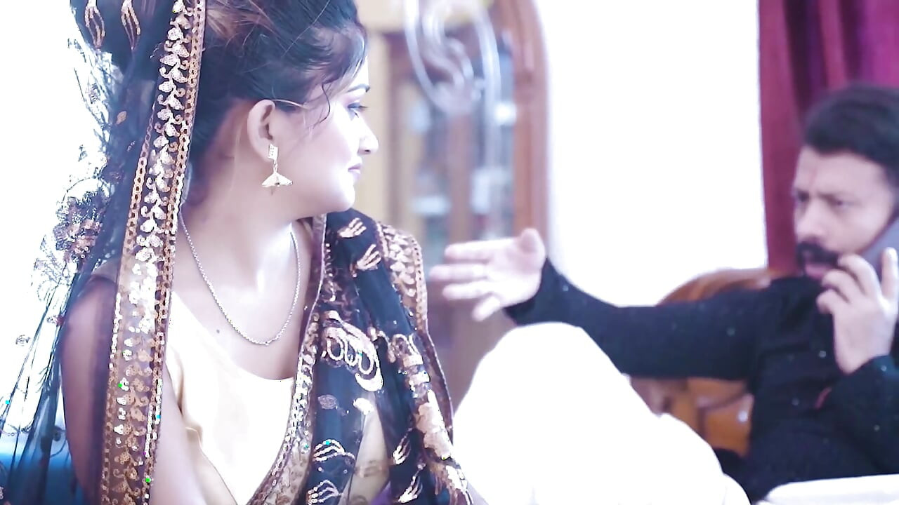 Mandir se aate hi bihari bhabhi ko patak ke pel diya