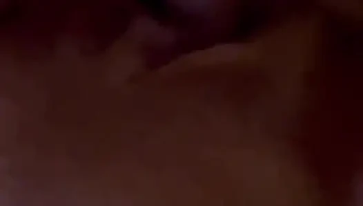 Faust hämmernde eng rasierte muschi