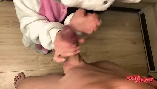 Memek adik tiriku dientot habis-habisan sampai dicrot di dalam - close up