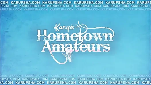 Лиза мастурбирует