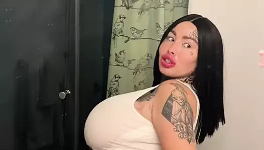 Mary Magdalena sexy bimbo