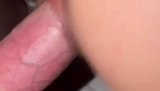 Masturbasi, gaya anjing bercinta di dalam air mani ke dalam memek berbulu