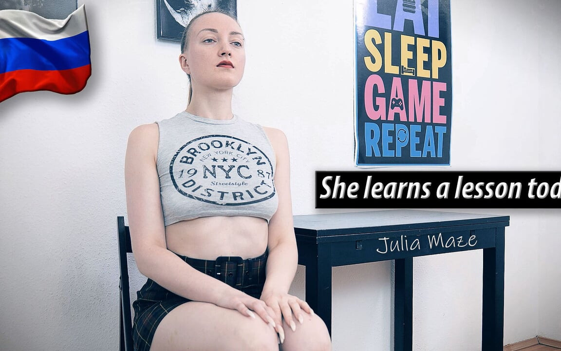Julia maze si gadis hot dengan mulut dan pantat bahenol!