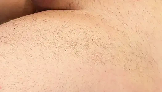 Член доится ногами