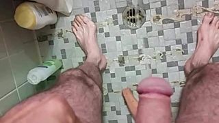 Piss in shower