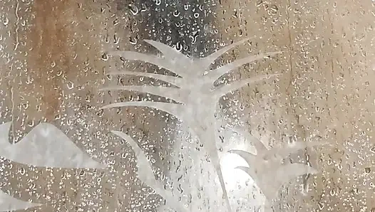 Dan jika Anda menemaniku untuk mandi, tangan Anda hilang