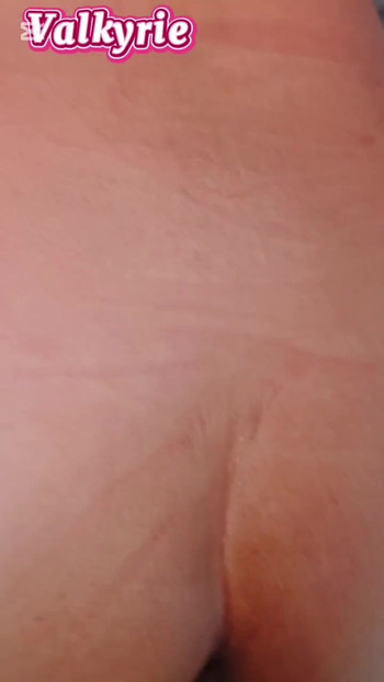 Mächtiger moment aus "Ziemlich geiles mädchen lutscht gerne schwanz"