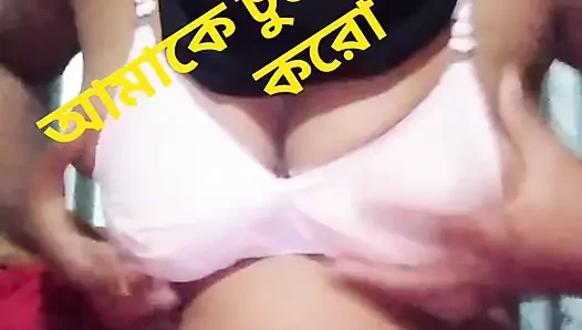 Seksi kadın eliyle mastürbasyon yapıyor - video