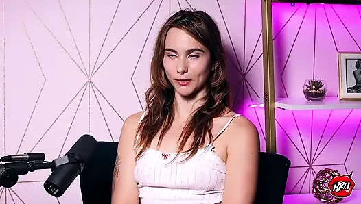 Ophelia fae si lesbian yang super hot di dunia hiburan dewasa
