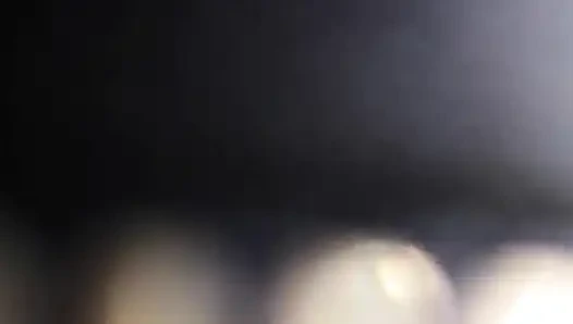 Ich lutsche meinen schwanz draußen