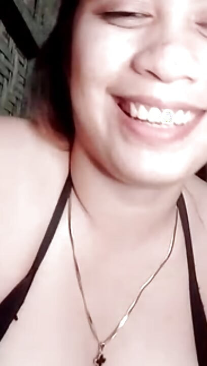 Napaljena azijska tinejdžerka puši seks