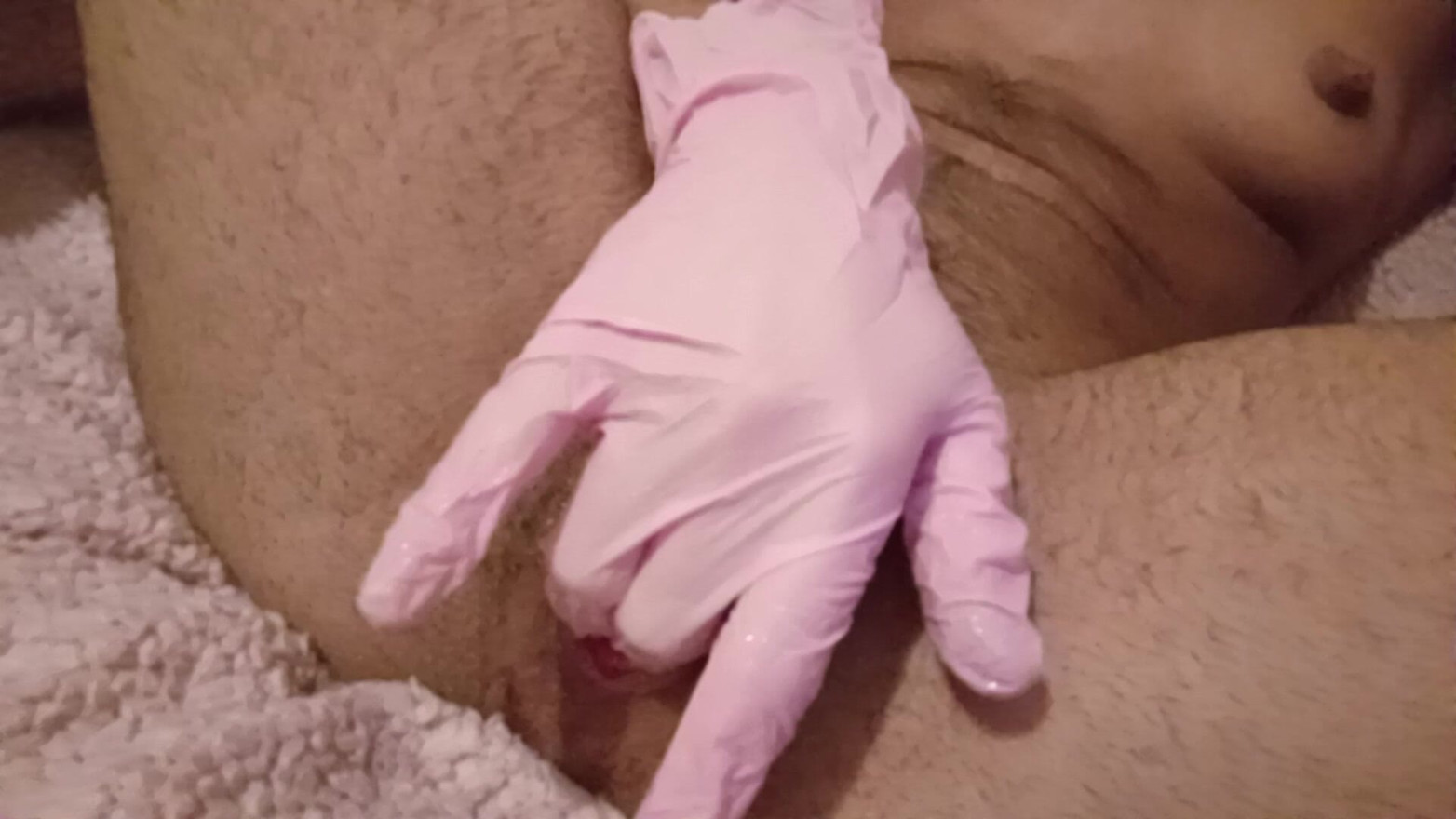 Fingering big clit puss
