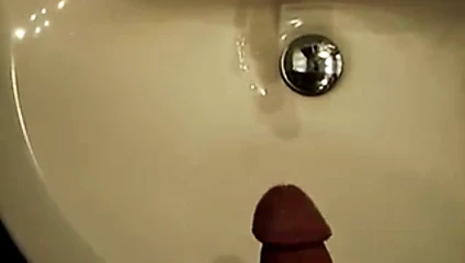 Alman horoz boşalmak içinde banyo