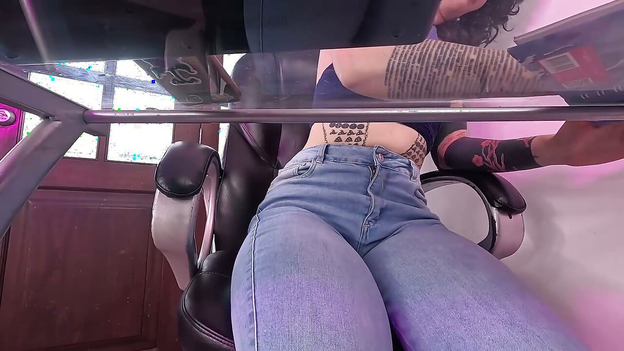 Desesperada estudante Wet jeans