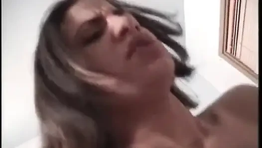 69 with the brunette girl in bed