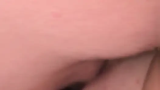 Amateur pegging-ehefrau fickt arsch des ehemanns, abspritzen