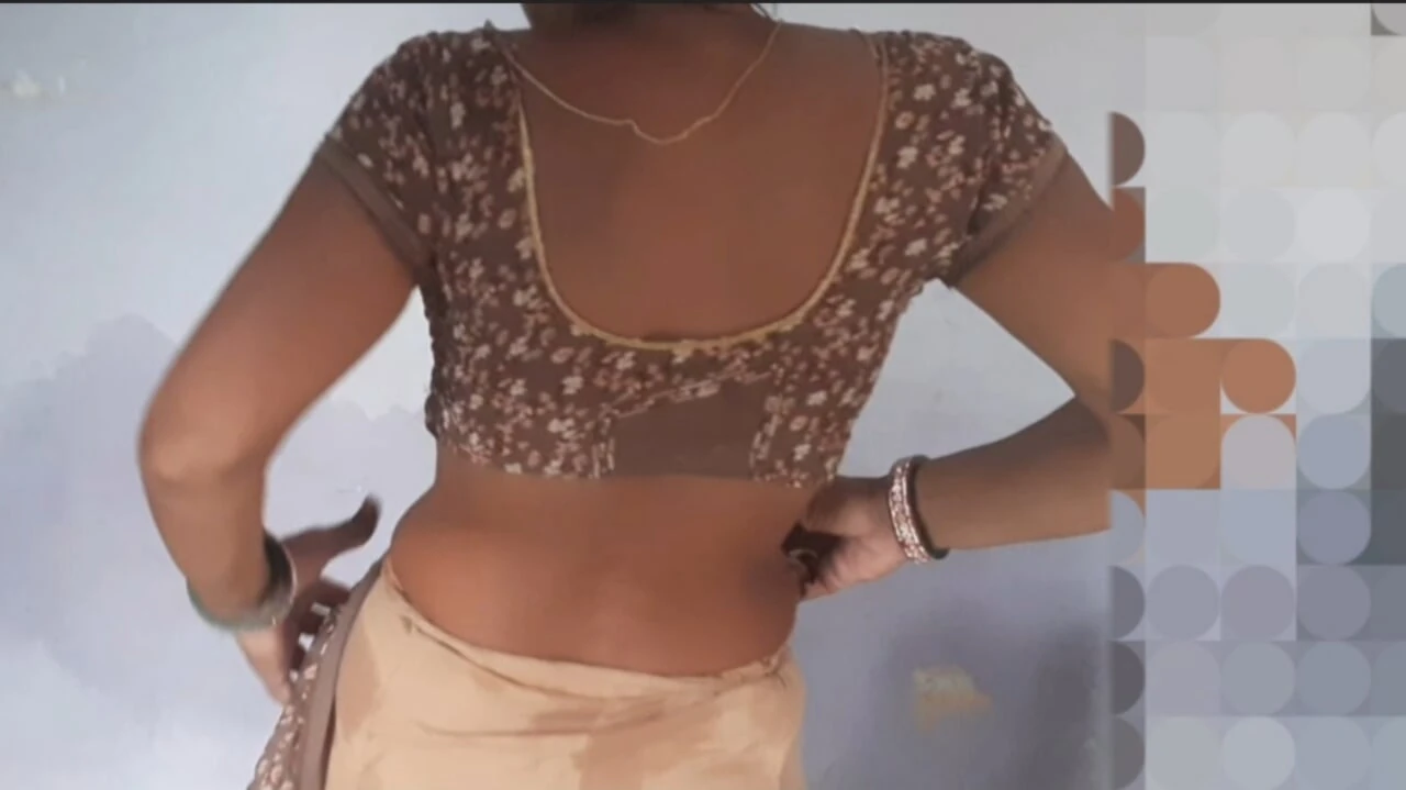 La nuera sedienta le muestra su hermoso jisma al suegro por follar con la carga gorda del suegro