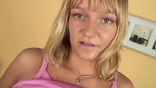 Junges schätzchen, kleine titten, heißer arsch - geiler fick