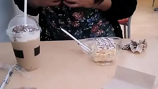 Mein erstes anal-video, ich hoffe, sie haben nichts dagegen, dass ich jünger aussehen