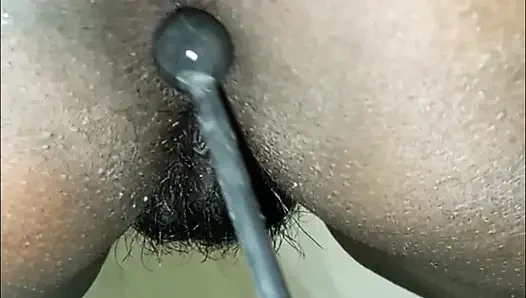 ТАМИЛЬСКИЕ муж вставляет игрушку в очко жены в первый раз - Тренировка к аналу