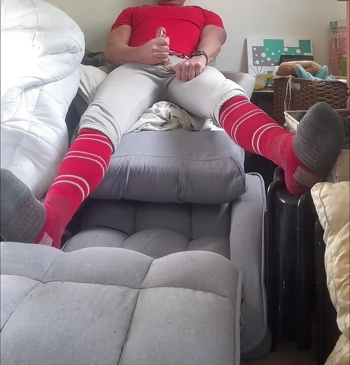 שחקן בייסבול DILF JockDad87 חרמן יורה את גמירה האלפא שלו