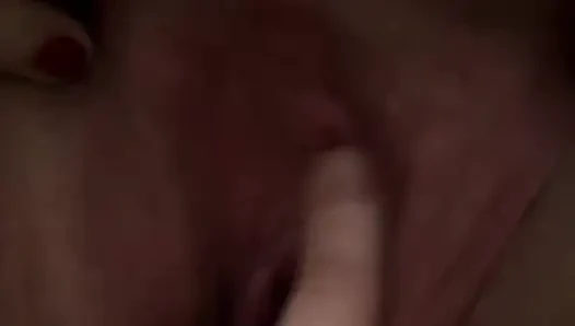 Çalışın ve cıvırlayan şişkinliğe yumruk yapın