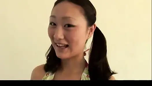 Yalınayak gizli film Evelyn Lin'den film