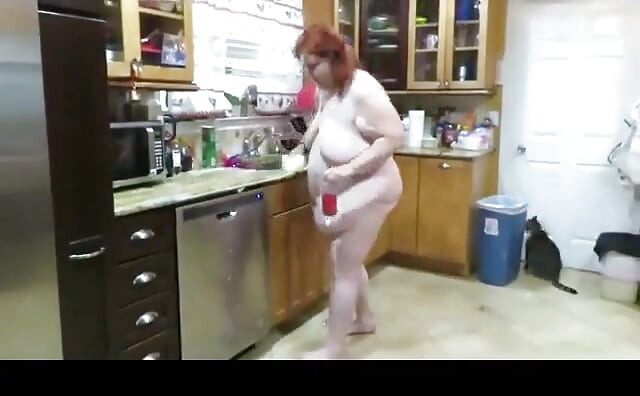 Requested video Big fat Stepmom milf cleans kitchen with her sponge while talking nasty to her