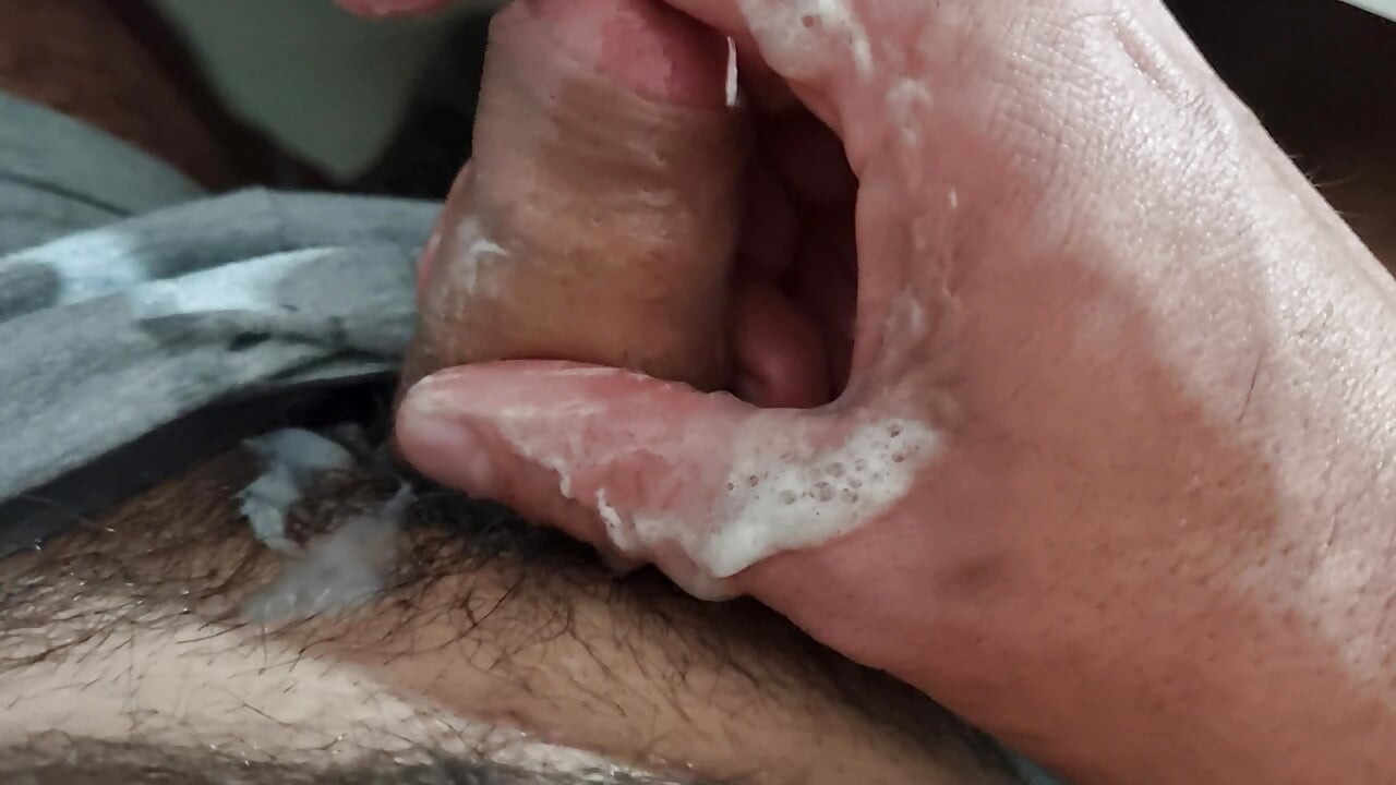 Hairy enjoyed watching porn at the end of the day at the office, I came 2 times in a row