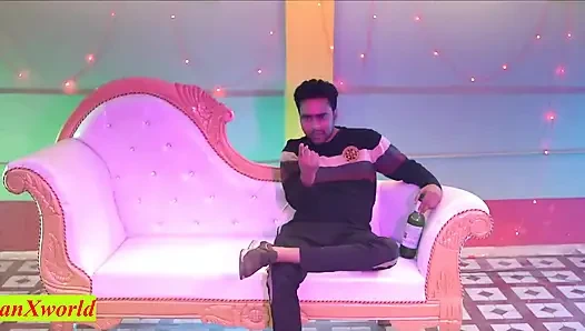 Office Boss fucking my Beautiful Girlfriend! Indian Boss Sex