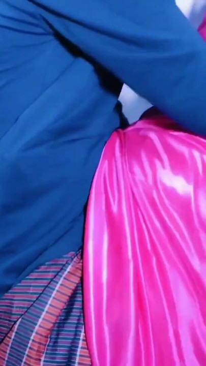 インドのデシ・サリー・ワリ・リザ・バービーがベシャラム・デヴァルに立って犯される | クリップ 1