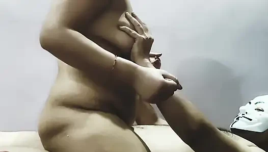 Desi bhabhi apne suatele bhai ke sath chudai karte pakdi gyi
