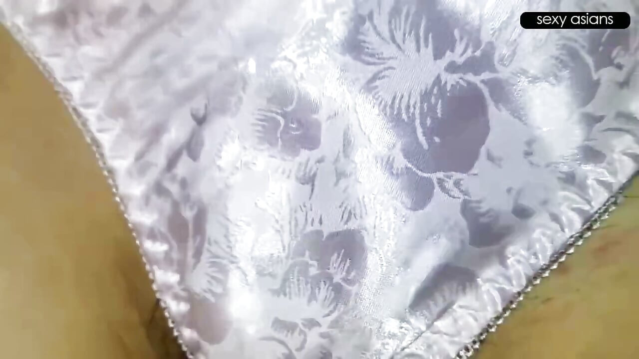 新婚芭蕾舞老師發現自己陷入一場她從未預料的禁忌戀情