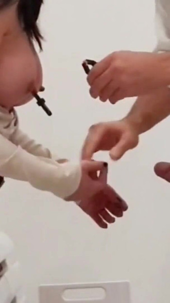 Momen ikonik dari "SUPER BDSM FOR LISA"