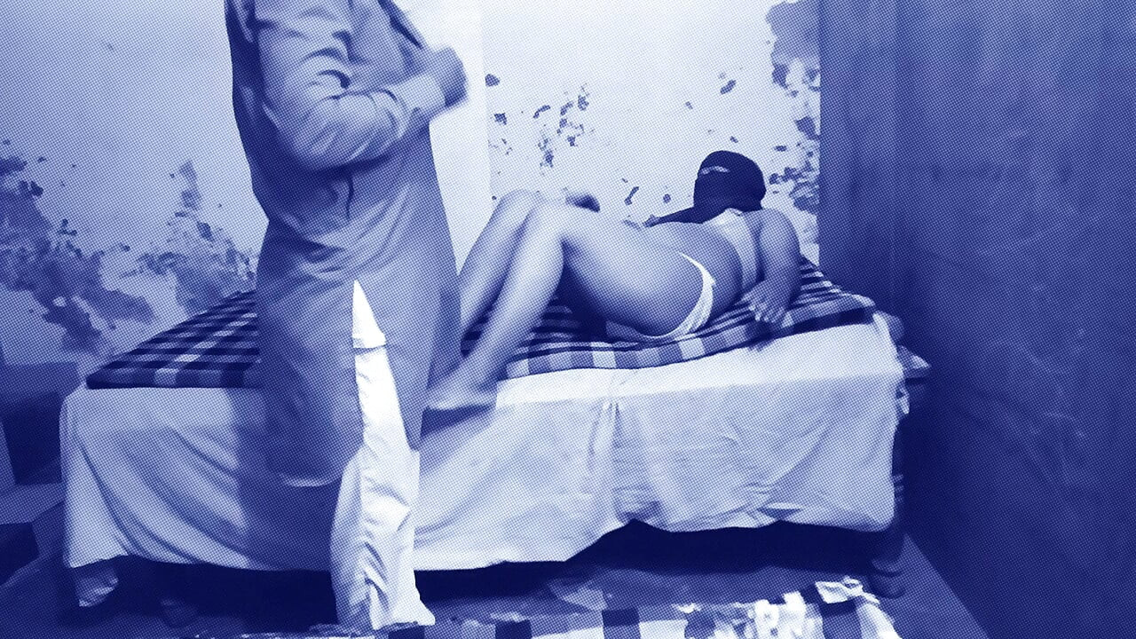 Η γυναίκα Desi Punjabi απολαμβάνει πλήρως τον σύζυγό της