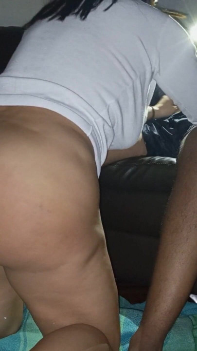 Latina MILF with a big ass sucking a hard cock on her knees | Clip 1