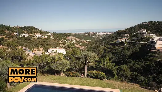 Yaramaz emlakçı Lia Lin satışı almak için seninle sikişiyor