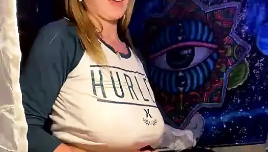 Секстинг на стриме может быть развлечением. Особенно когда на видео