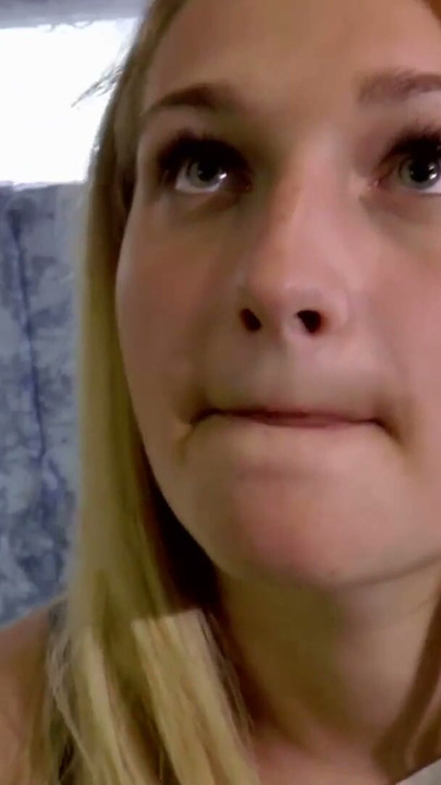 Teen nach der Schule im Bumsbus beuntzt | Clip 1