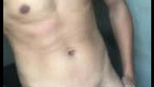 Video seksi penuh panas dengan kontol dan jari di pantat