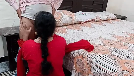 Evli kadın kocasının kötü alışkanlıkları nedeniyle kızıyor