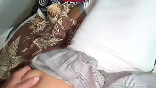 Aku suka kontol saudara tiriku