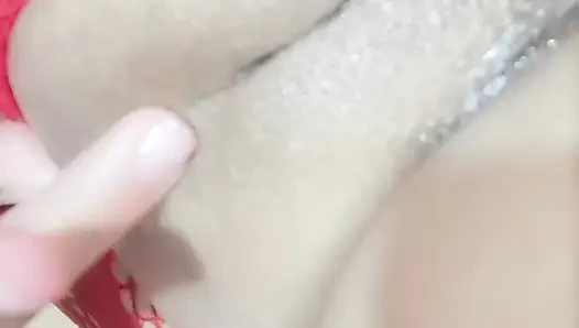 Vagina perawan saudara tiri, aku menggodanya dengan penisku yang besar dan ujungku