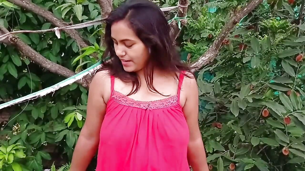 am intrat în camera lui Chachi pentru că soțul ei a ieșit afară și ne-am futut în patul single Full Hindi Viral Video