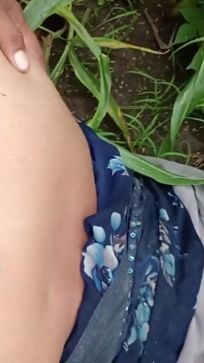 Brother-in-law took his sister-in-law to his farm and made his sister-in-law in the open forest and is grabbing the sister-in-law's fat ass, tearing the sister-in-law's pussy | Clip 1