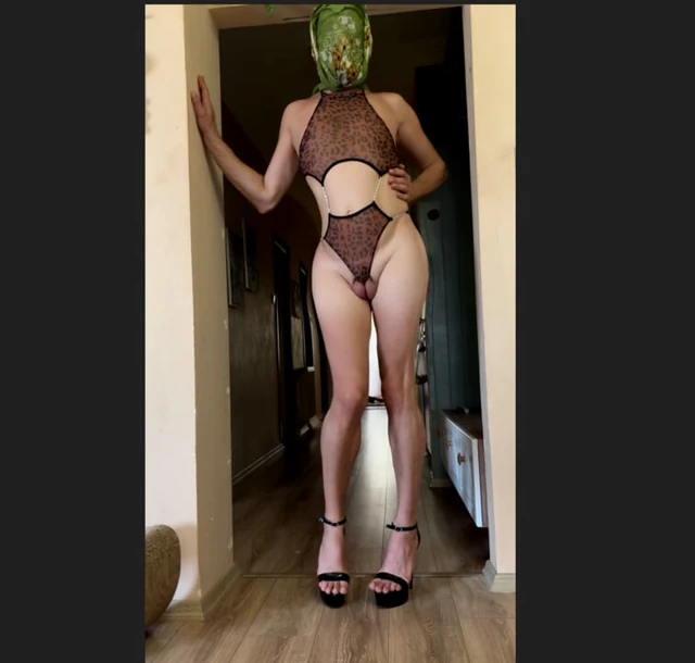 My stepmother agreed to undress for you